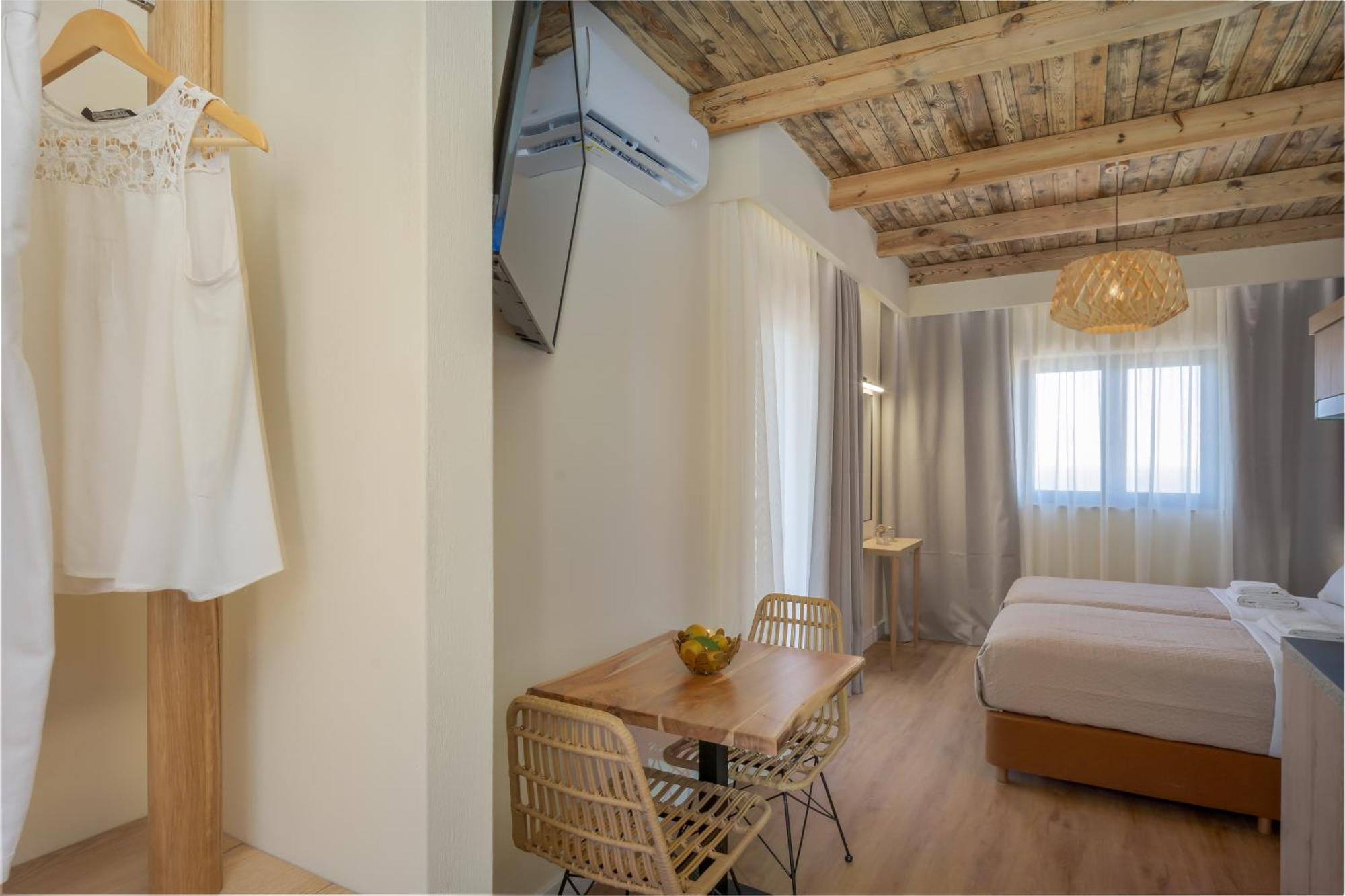 Driades Luxury Apartments Hersonissos  Exterior photo