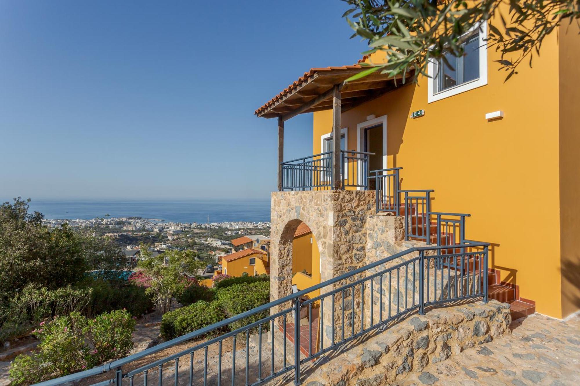 Driades Luxury Apartments Hersonissos  Exterior photo