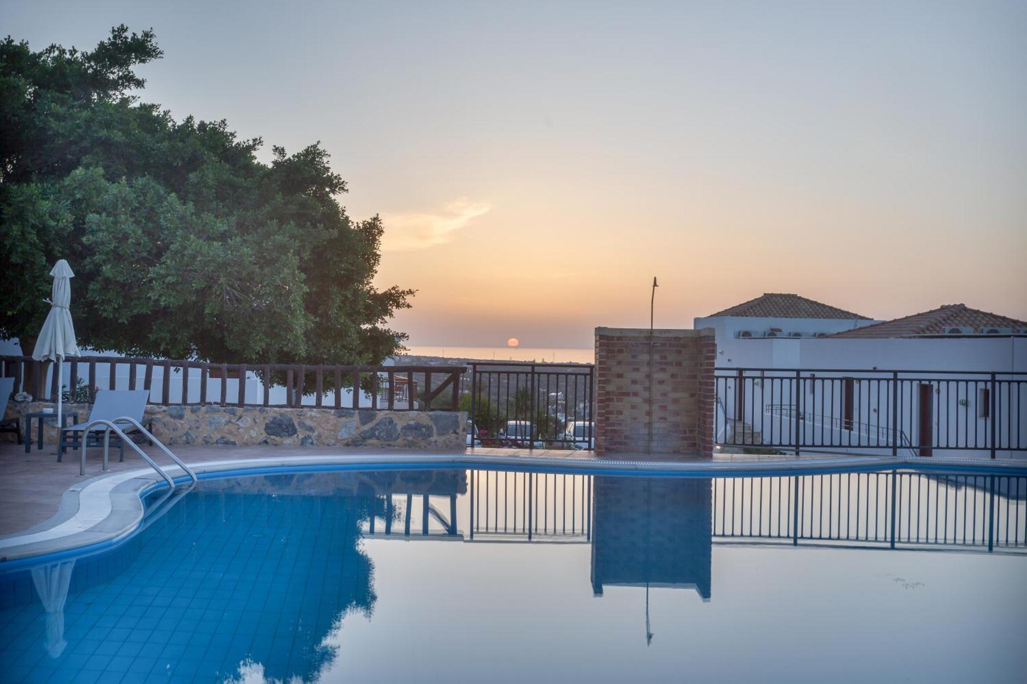 Driades Luxury Apartments Hersonissos  Exterior photo