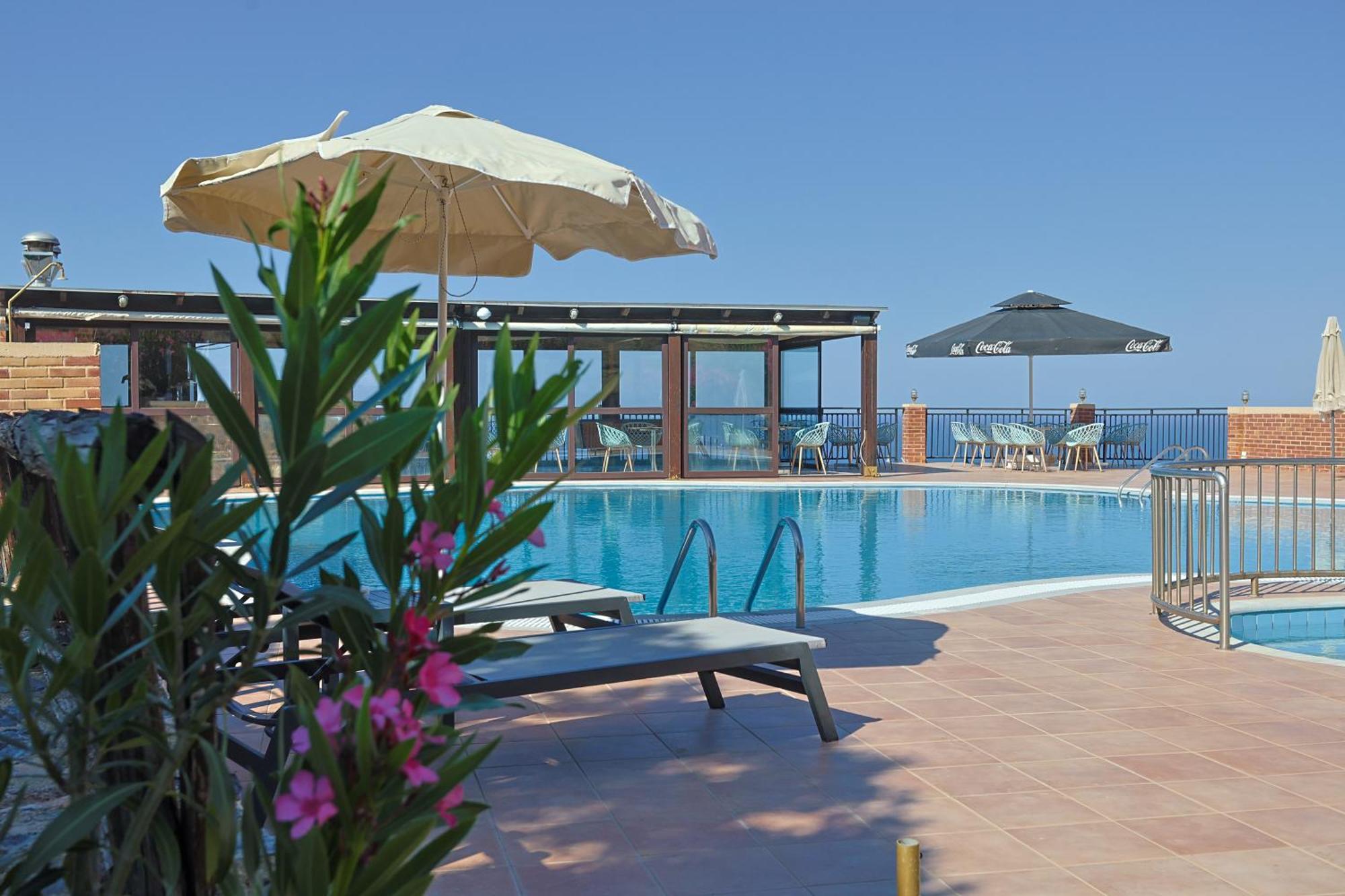 Driades Luxury Apartments Hersonissos  Exterior photo